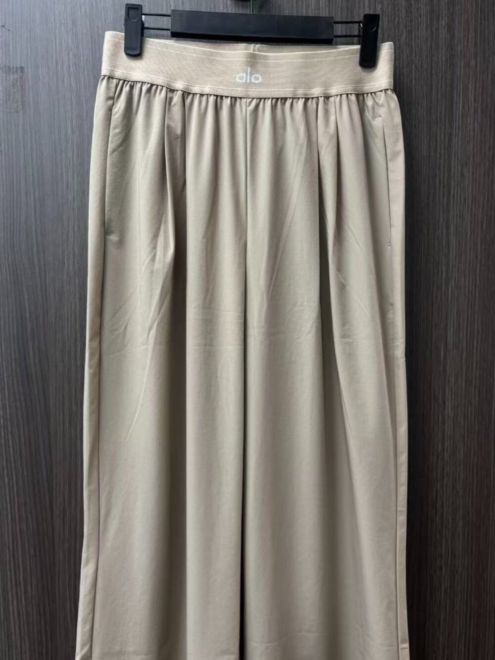ALO Yoga Yoga Pants in Gravel Color - 30 inches in length💼 Regular - Picture 2 of 8